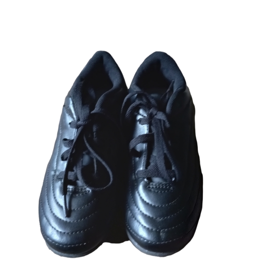Beautiful Big Boy Champion Soccer Shoes Size2,5  in Excellent Used Condition